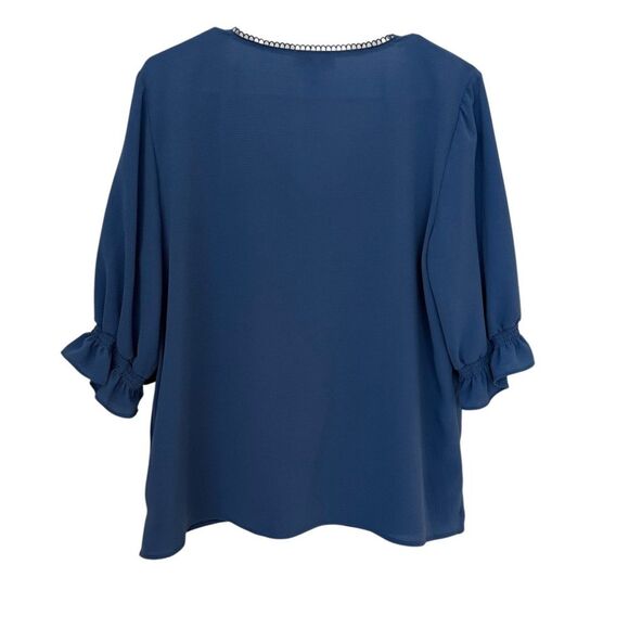 CeCe Blue V-neck Circle Trim and Ruffled Three-quarter Sleeves Top size Large - Picture 2 of 7